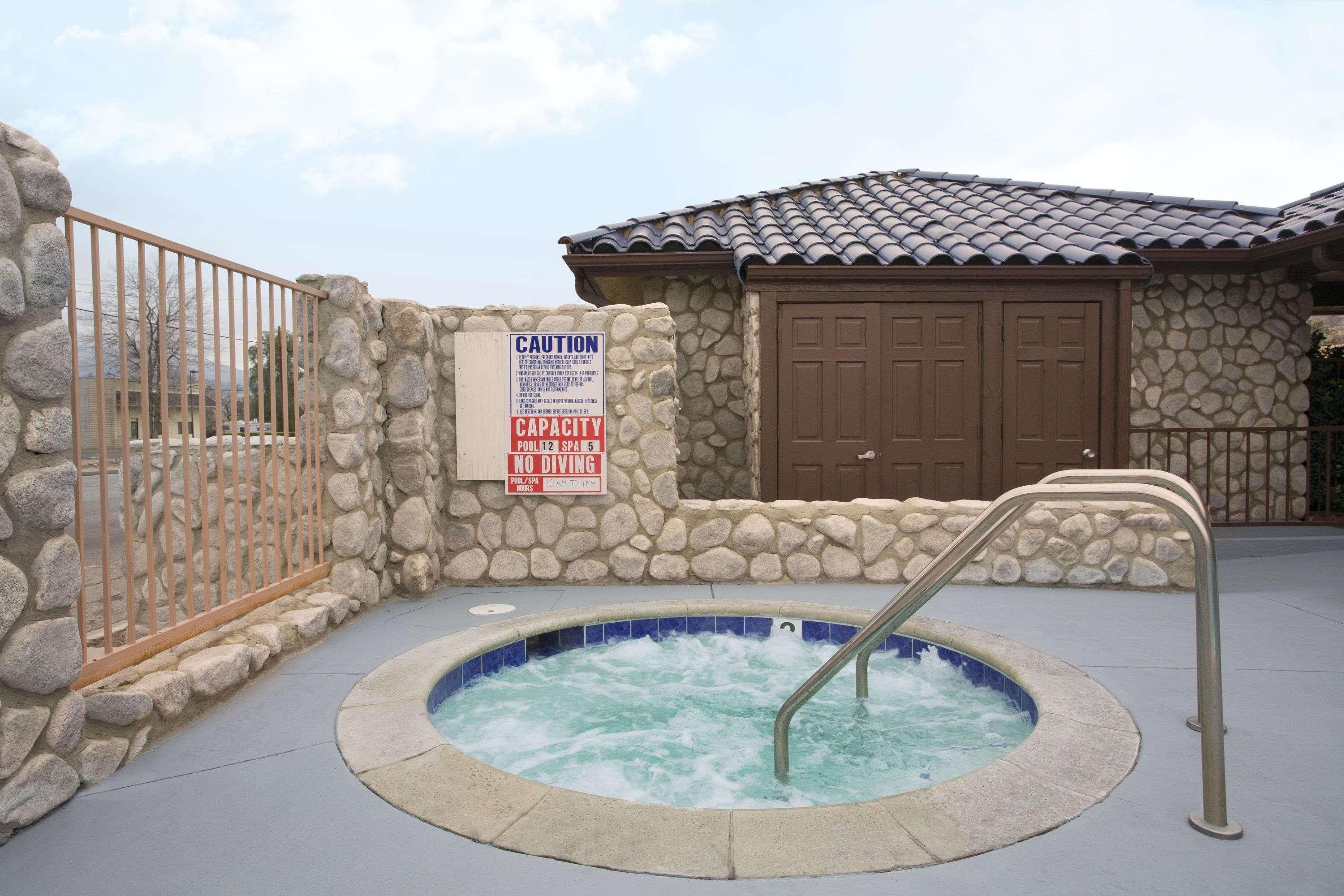 Triplodge Of Santa Clarita Exterior foto